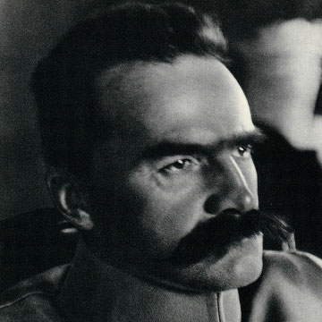 Pilsudski_Foto_1918_frei_01